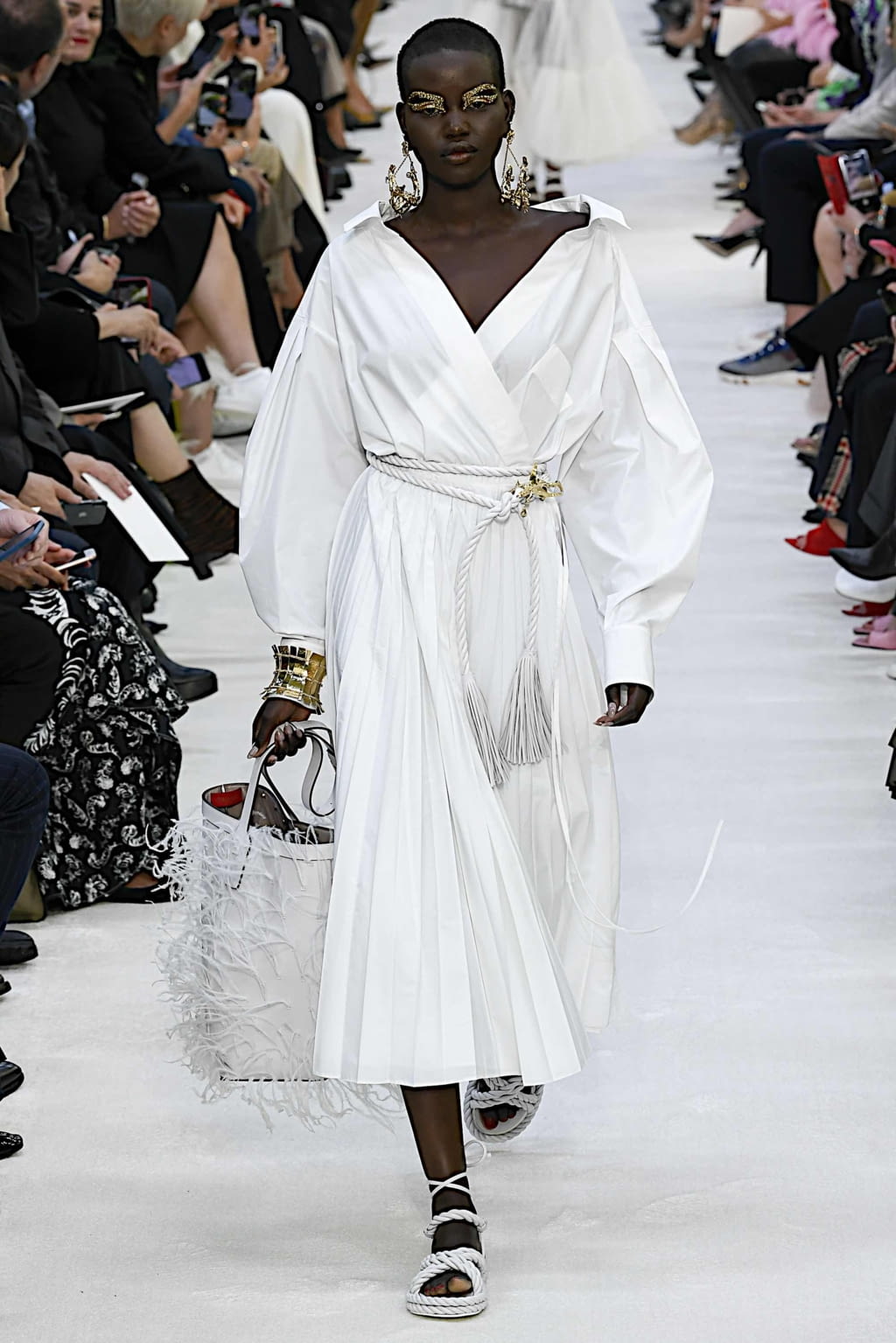 Fashion Week Paris Spring/Summer 2020 look 1 from the Valentino collection womenswear