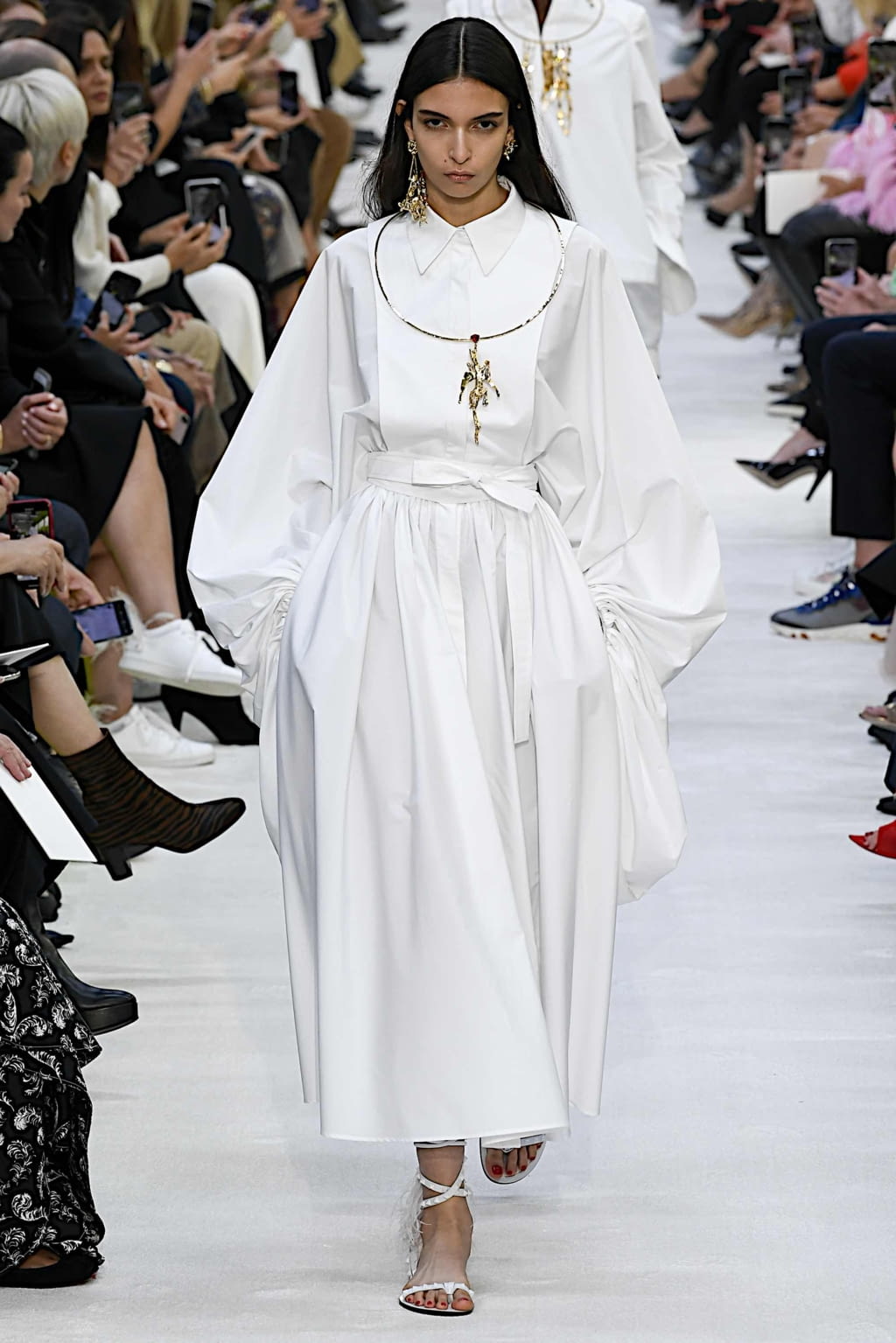 Fashion Week Paris Spring/Summer 2020 look 3 de la collection Valentino womenswear