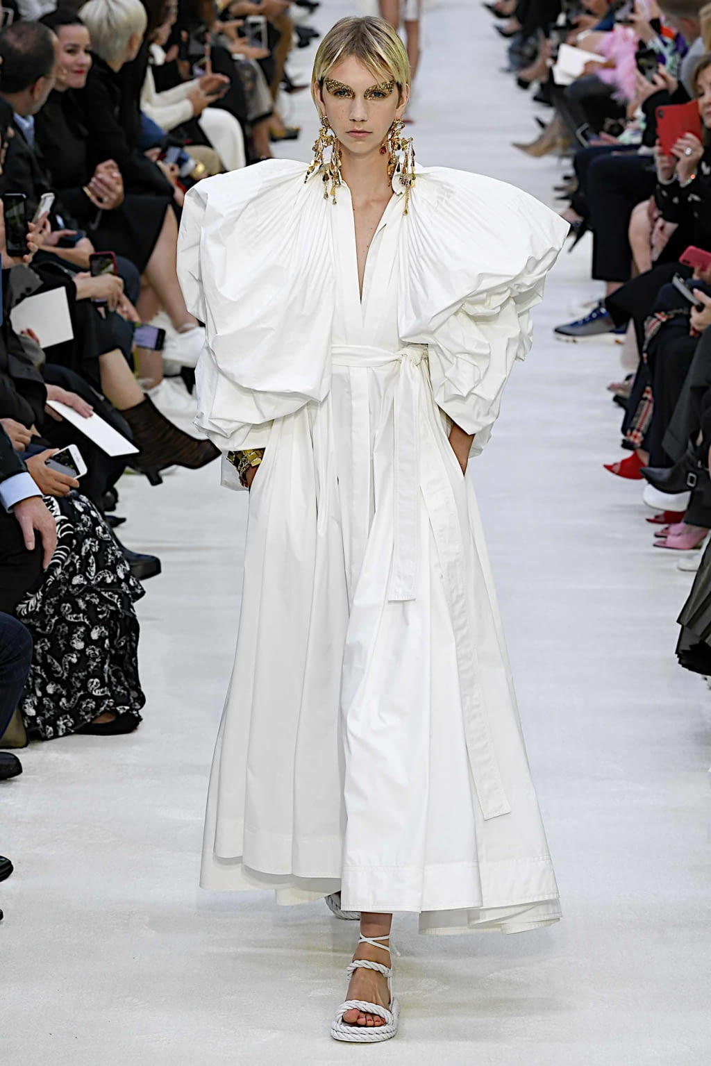 Fashion Week Paris Spring/Summer 2020 look 8 de la collection Valentino womenswear