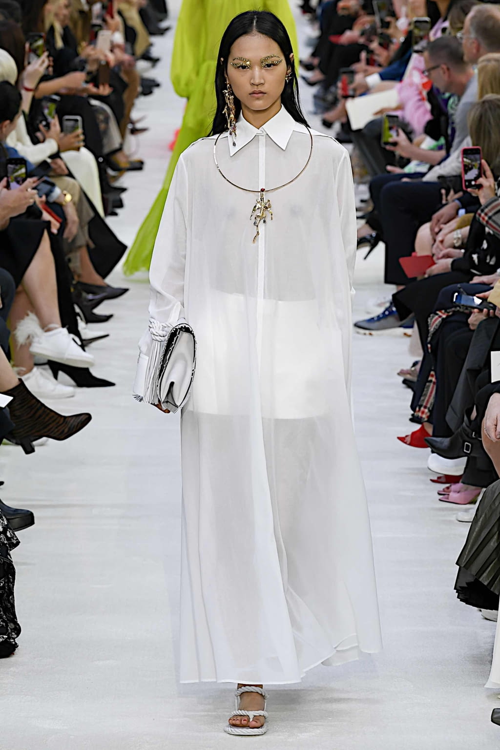 Fashion Week Paris Spring/Summer 2020 look 12 de la collection Valentino womenswear
