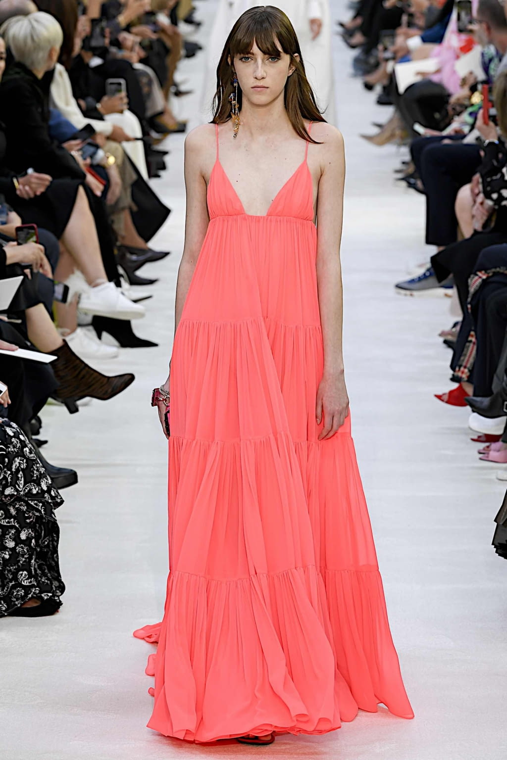 Fashion Week Paris Spring/Summer 2020 look 14 from the Valentino collection womenswear
