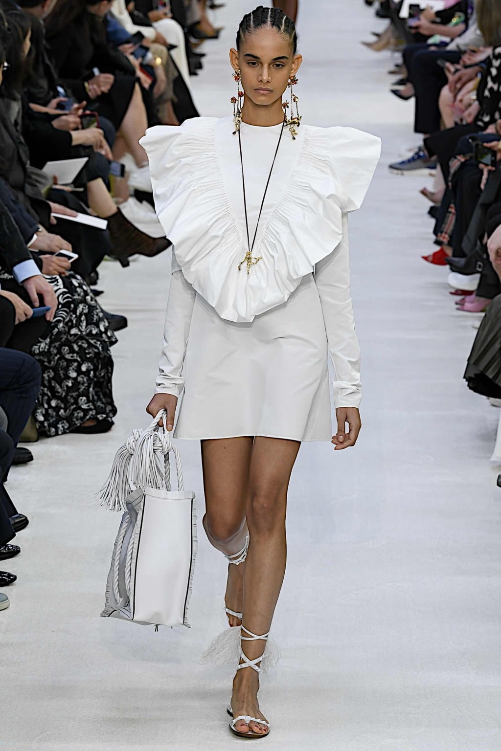 Fashion Week Paris Spring/Summer 2020 look 17 de la collection Valentino womenswear
