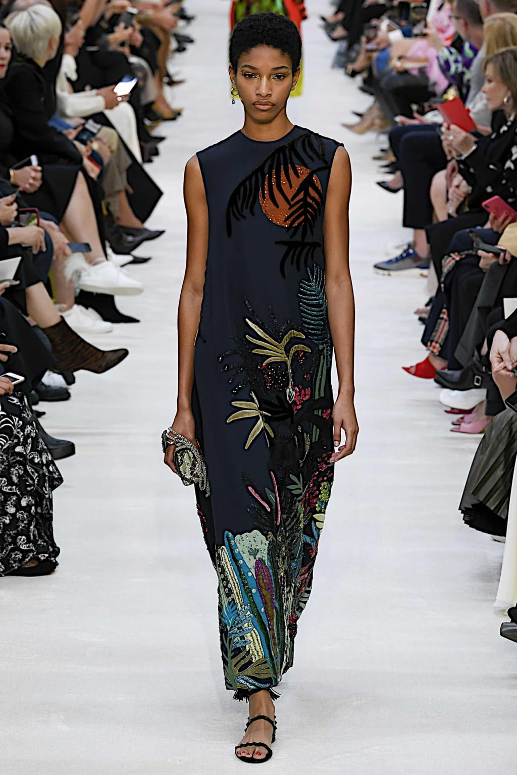 Fashion Week Paris Spring/Summer 2020 look 40 from the Valentino collection womenswear