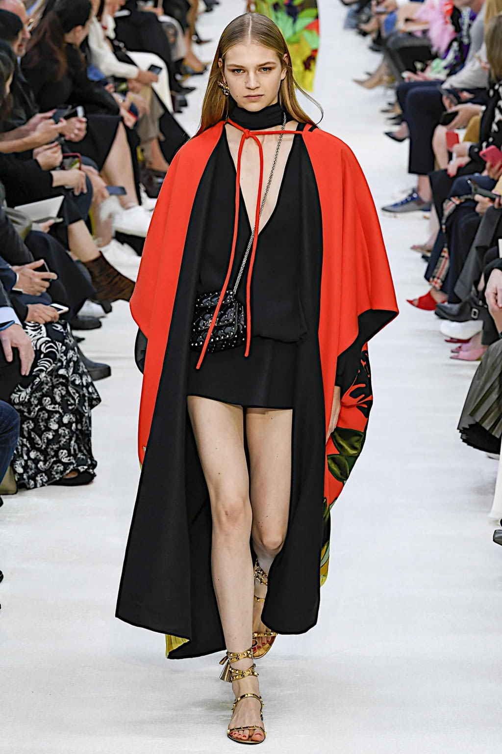 Fashion Week Paris Spring/Summer 2020 look 41 from the Valentino collection 女装