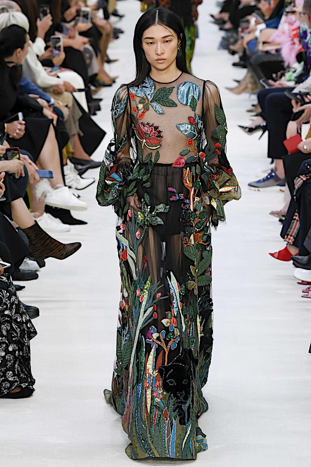 Fashion Week Paris Spring/Summer 2020 look 47 from the Valentino collection 女装