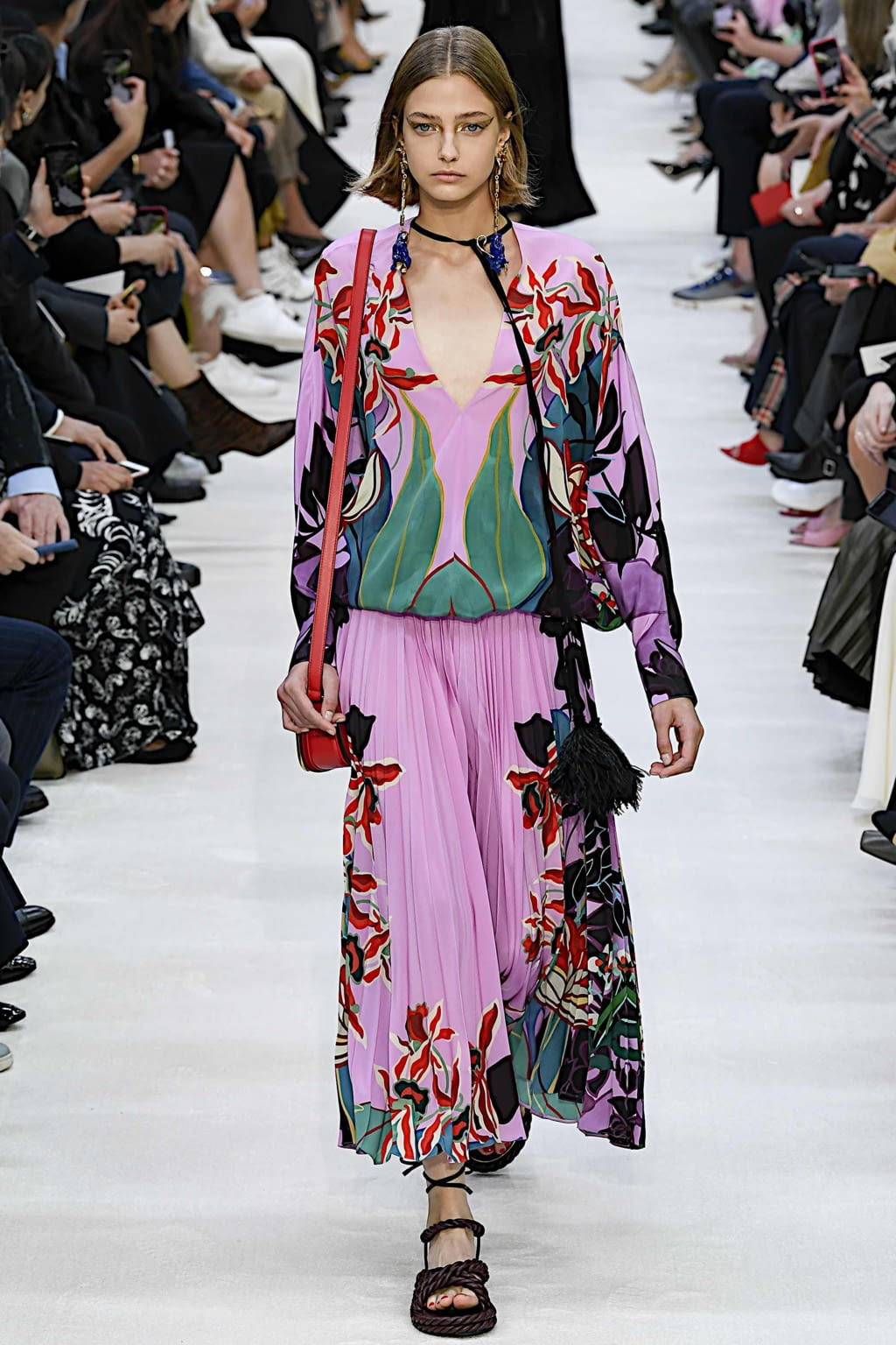 Fashion Week Paris Spring/Summer 2020 look 49 from the Valentino collection womenswear