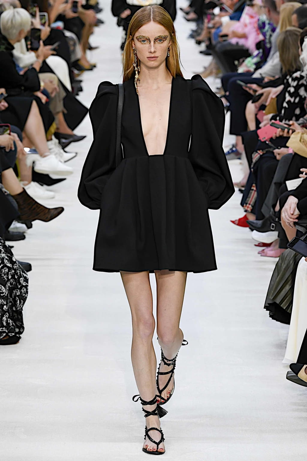Fashion Week Paris Spring/Summer 2020 look 57 de la collection Valentino womenswear