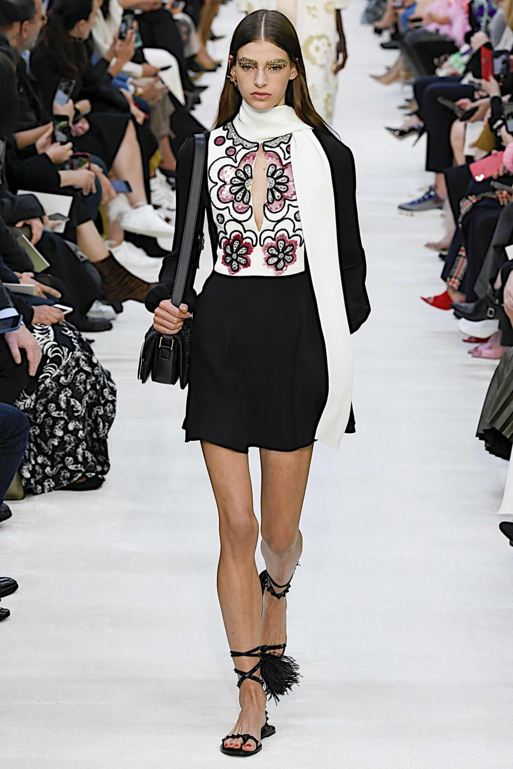 Fashion Week Paris Spring/Summer 2020 look 60 de la collection Valentino womenswear