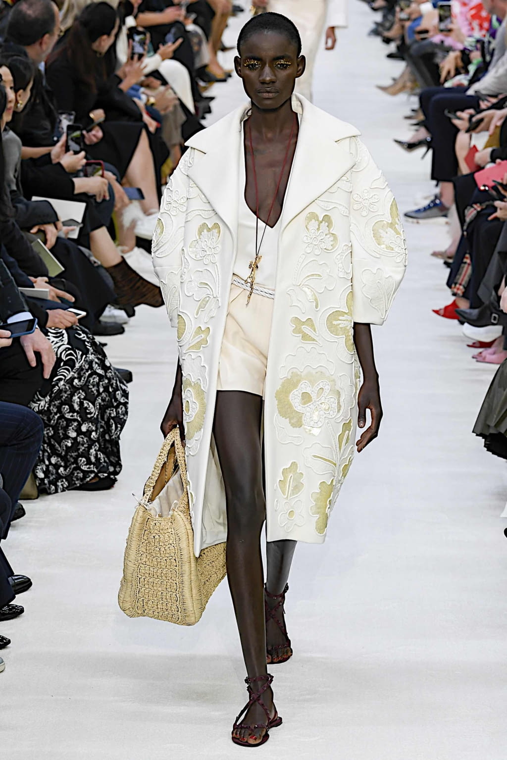 Fashion Week Paris Spring/Summer 2020 look 61 from the Valentino collection womenswear
