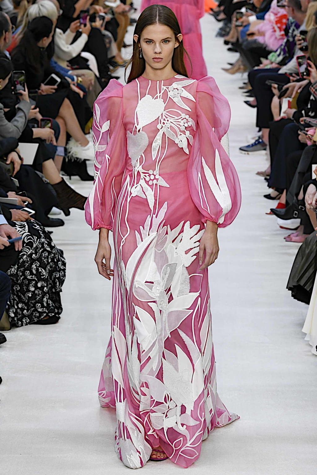 Fashion Week Paris Spring/Summer 2020 look 75 from the Valentino collection womenswear