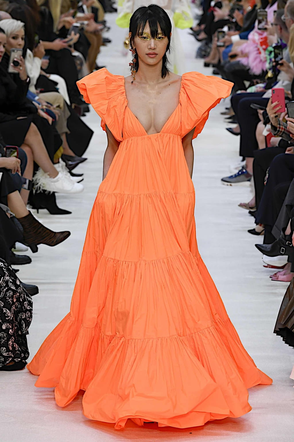 Fashion Week Paris Spring/Summer 2020 look 76 from the Valentino collection womenswear