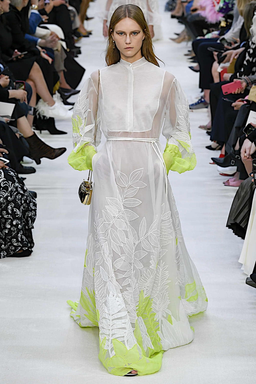 Fashion Week Paris Spring/Summer 2020 look 77 from the Valentino collection womenswear