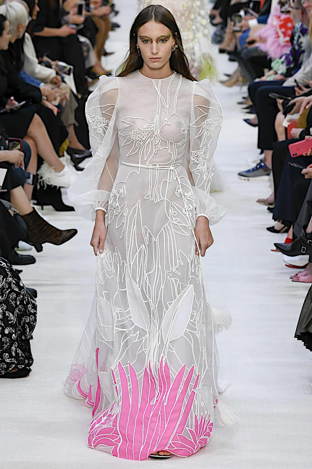 Fashion Week Paris Spring/Summer 2020 look 79 from the Valentino collection womenswear