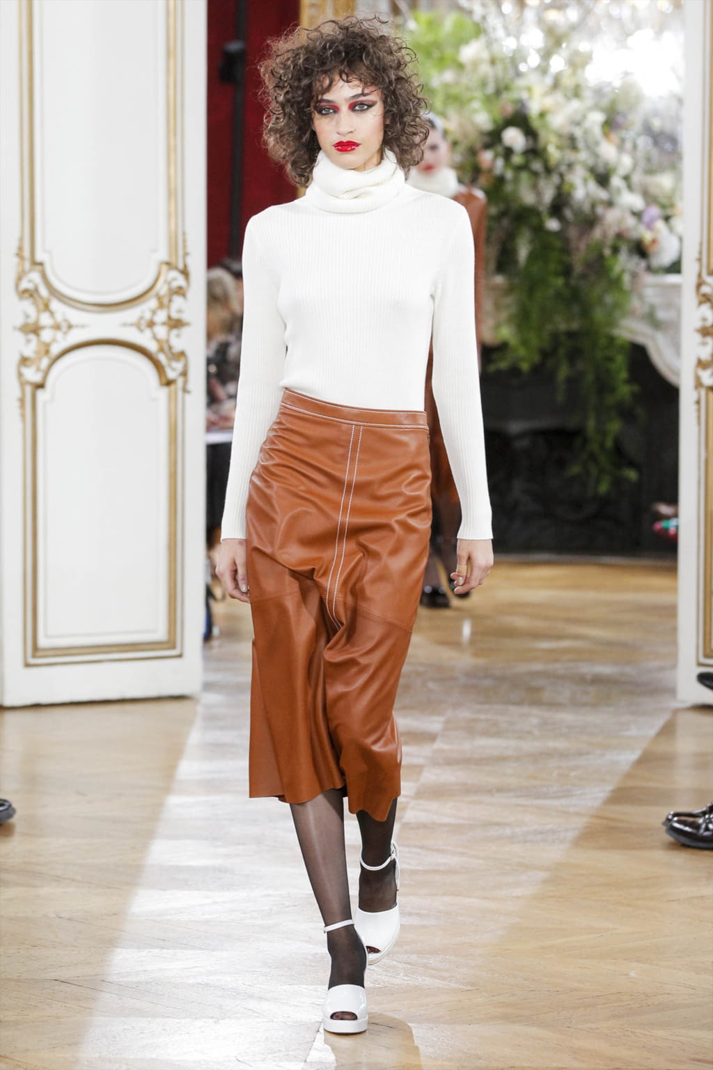 Fashion Week Paris Fall/Winter 2017 look 2 de la collection Vanessa Seward womenswear