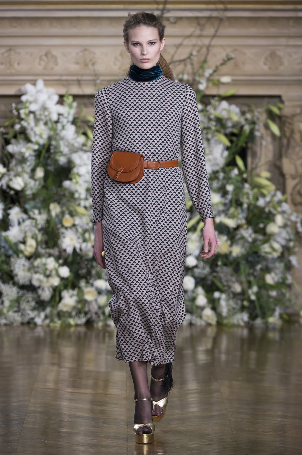Fashion Week Paris Fall/Winter 2016 look 3 de la collection Vanessa Seward womenswear