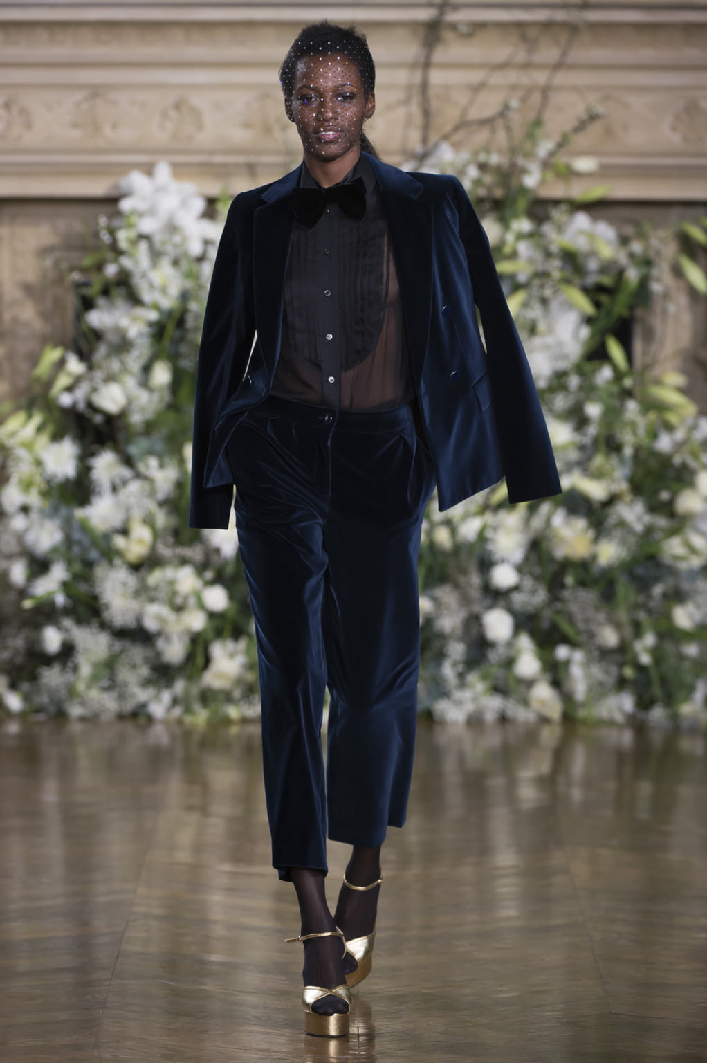 Fashion Week Paris Fall/Winter 2016 look 30 from the Vanessa Seward collection womenswear