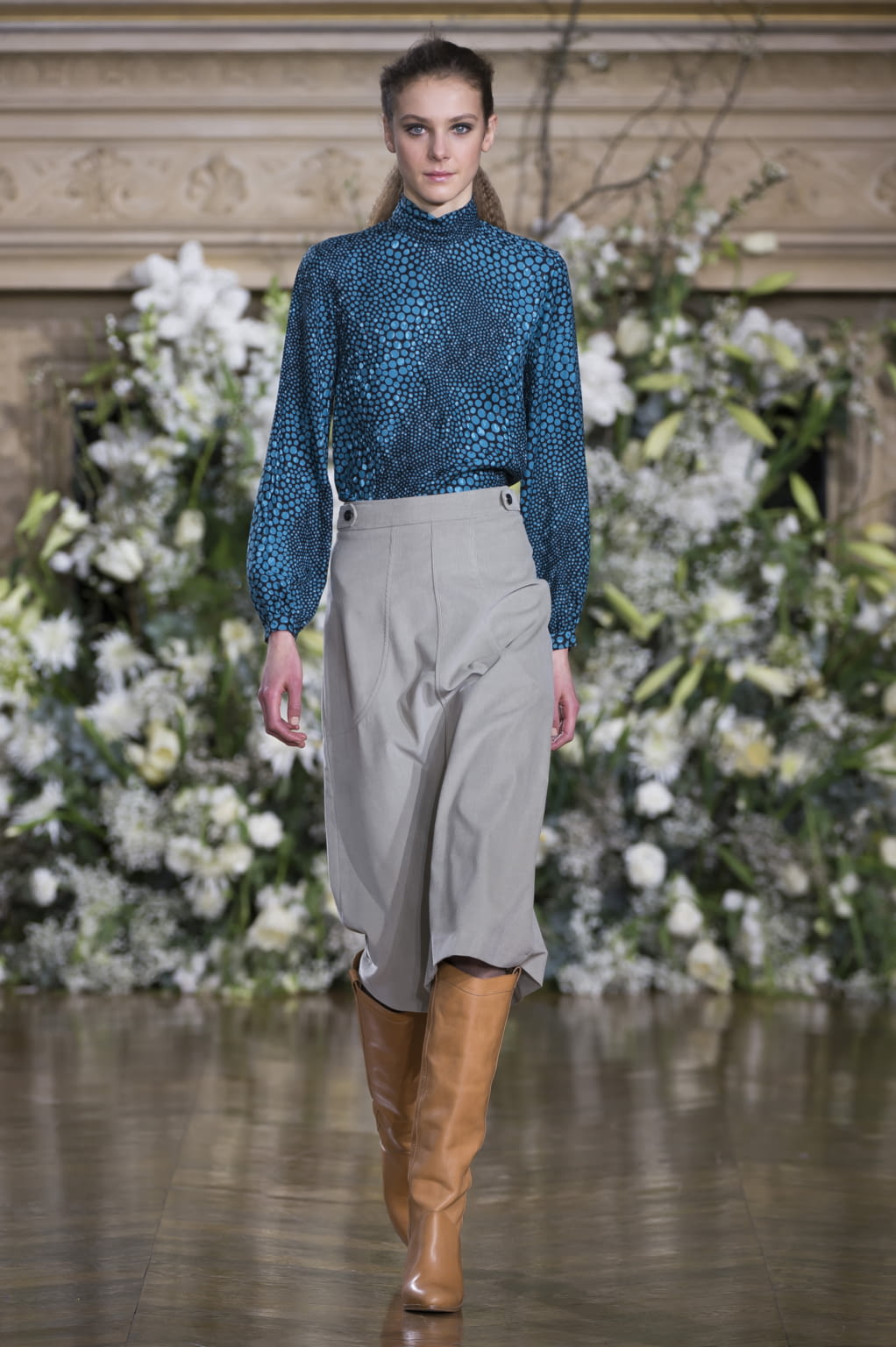 Fashion Week Paris Fall/Winter 2016 look 5 from the Vanessa Seward collection womenswear