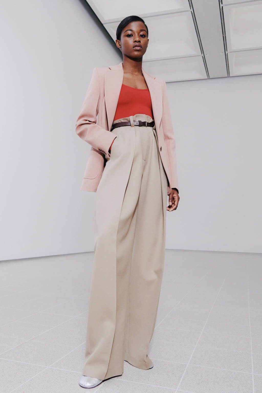 Fashion Week New York Fall/Winter 2021 look 10 from the Victoria Beckham collection womenswear