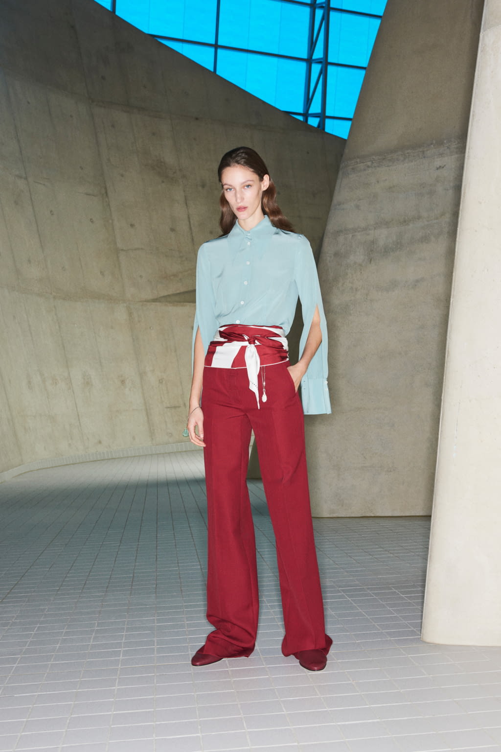 Fashion Week New York Pre-Fall 2018 look 2 from the Victoria Beckham collection womenswear