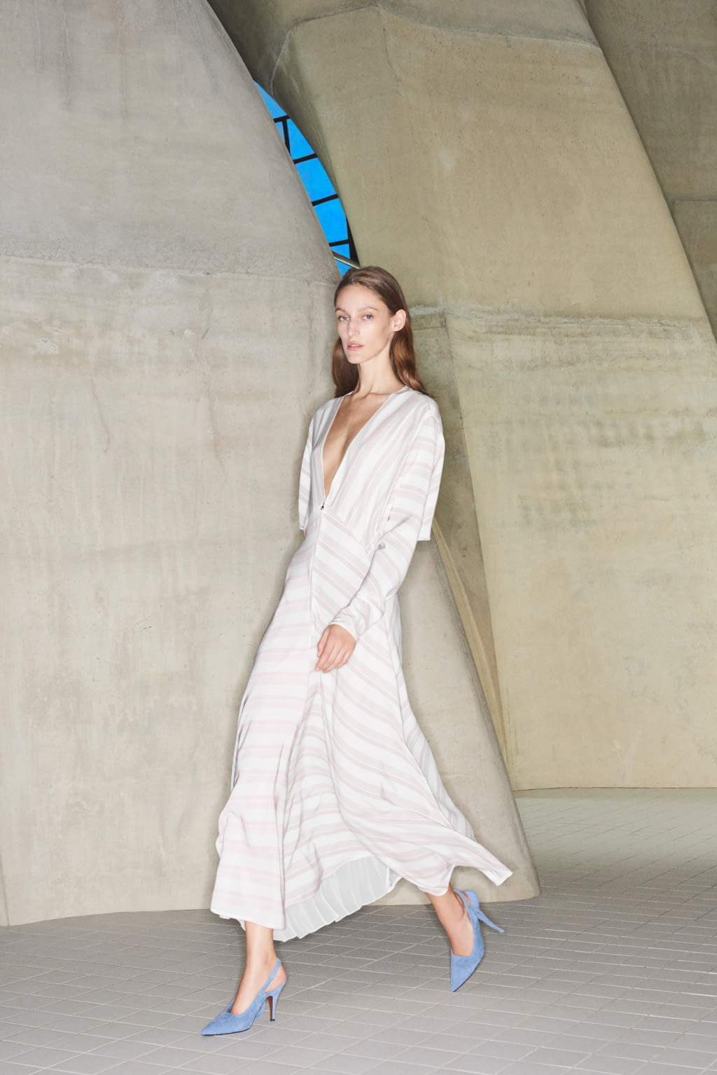 Fashion Week New York Pre-Fall 2018 look 21 from the Victoria Beckham collection womenswear