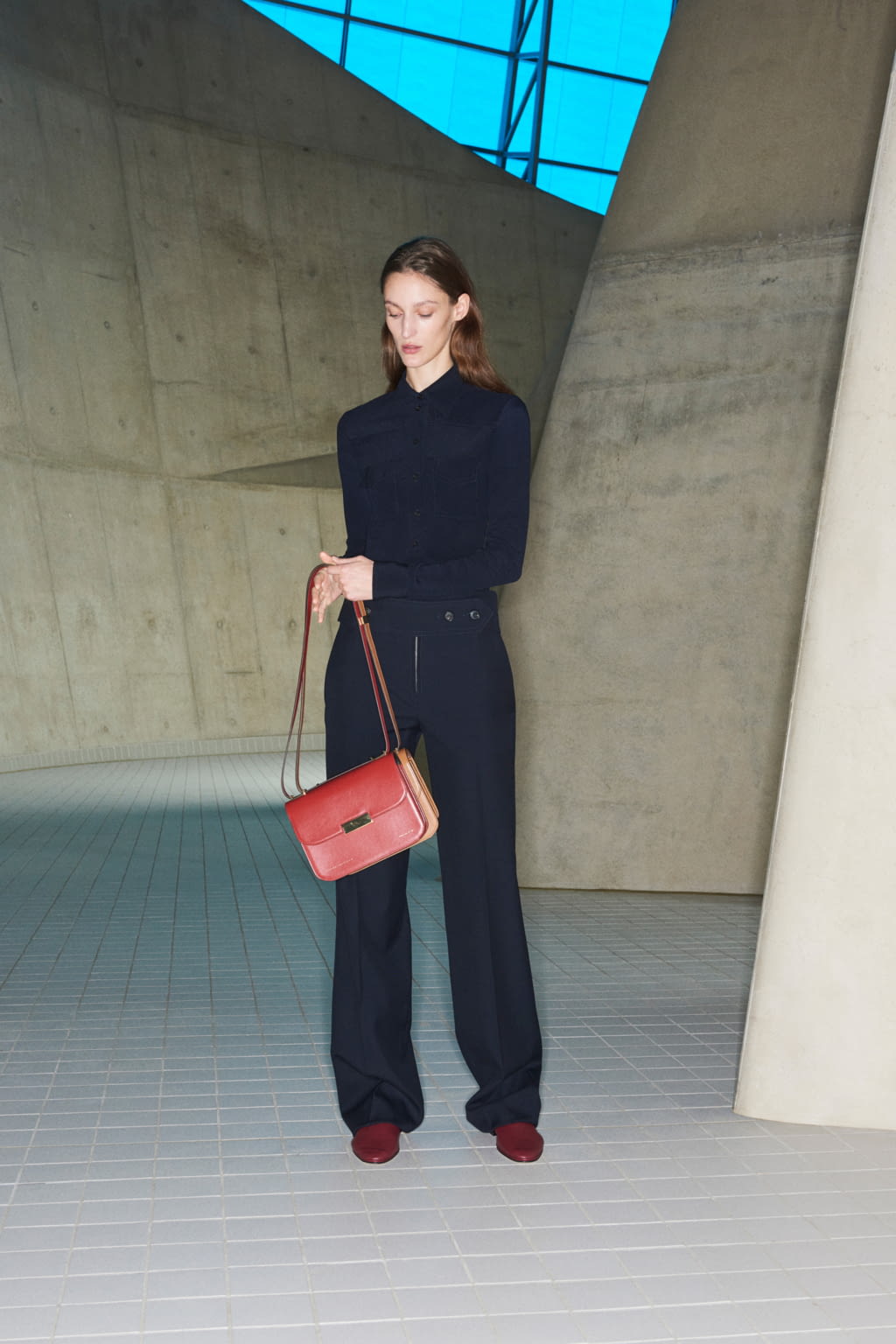Fashion Week New York Pre-Fall 2018 look 23 from the Victoria Beckham collection womenswear