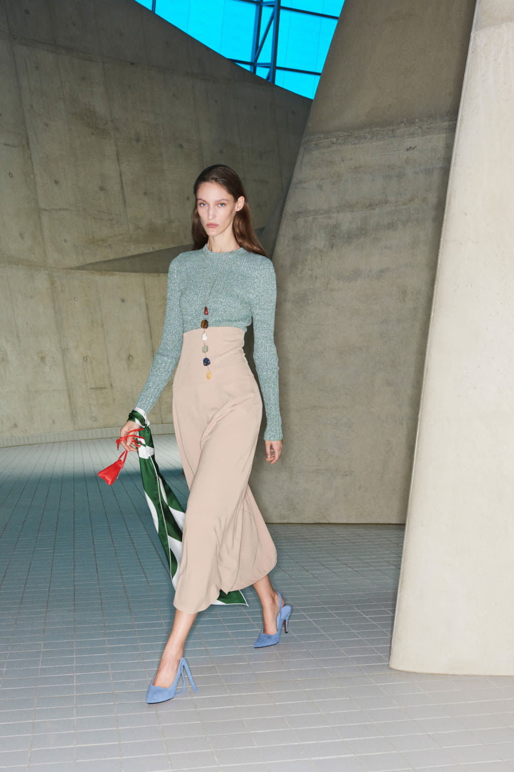 Fashion Week New York Pre-Fall 2018 look 4 from the Victoria Beckham collection womenswear