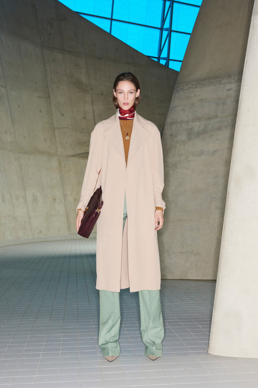 Fashion Week New York Pre-Fall 2018 look 5 from the Victoria Beckham collection womenswear