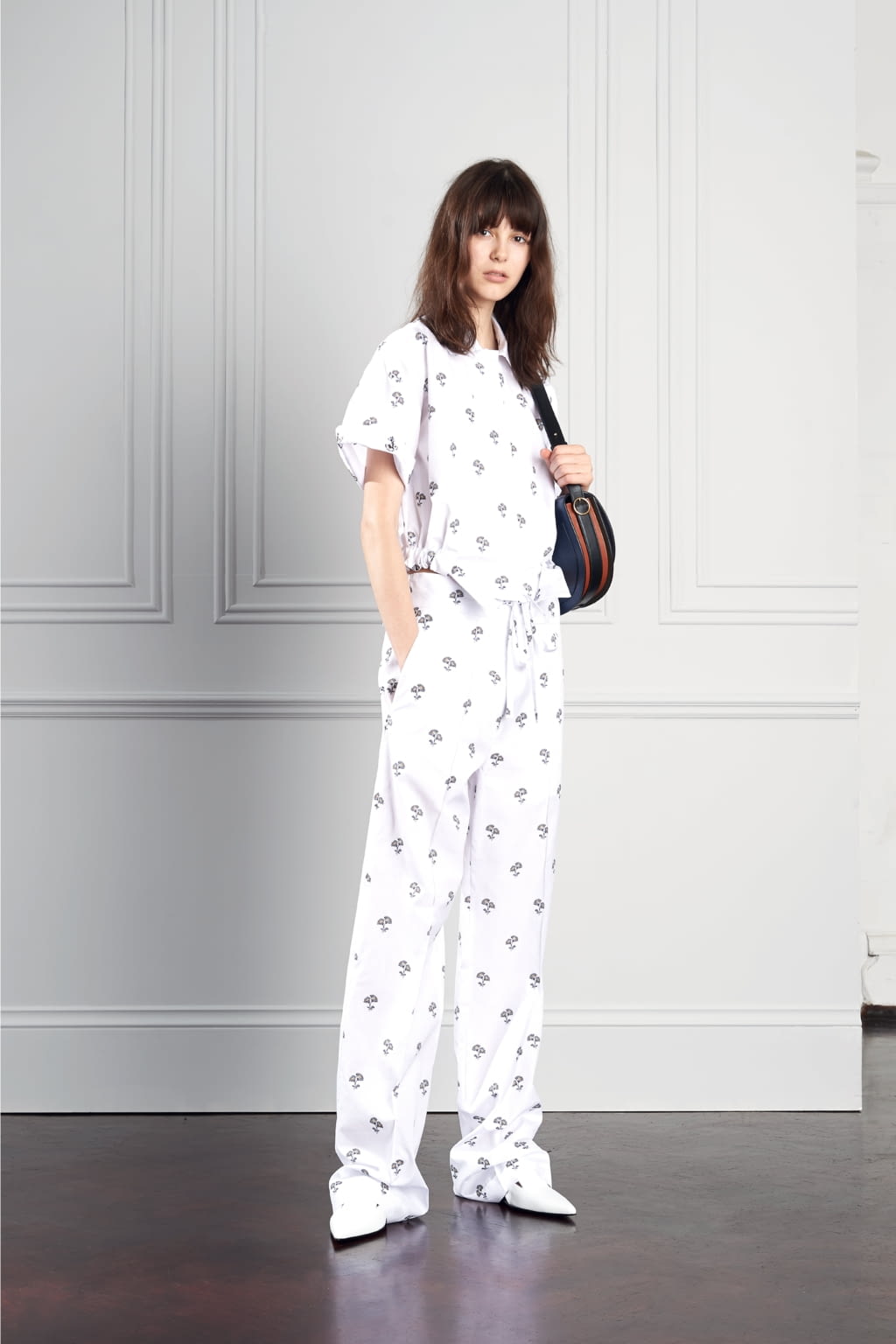 Fashion Week New York Resort 2017 look 16 from the Victoria Beckham collection womenswear