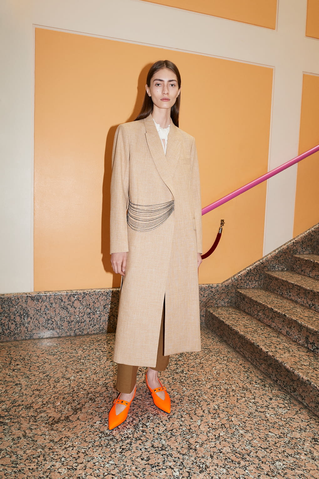 Fashion Week New York Resort 2018 look 1 from the Victoria Beckham collection 女装