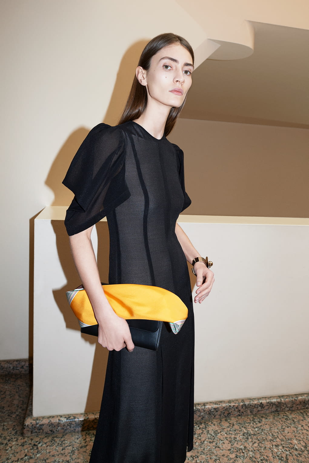 Fashion Week New York Resort 2018 look 23 from the Victoria Beckham collection 女装