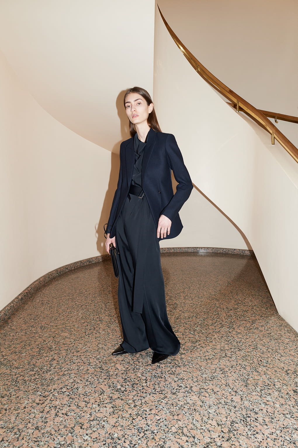 Fashion Week New York Resort 2018 look 28 from the Victoria Beckham collection 女装