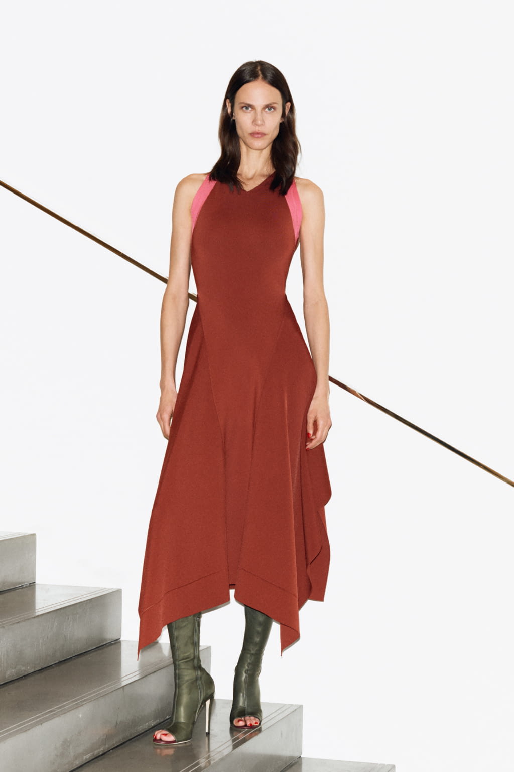 Fashion Week London Pre-Fall 2019 look 13 from the Victoria Beckham collection womenswear