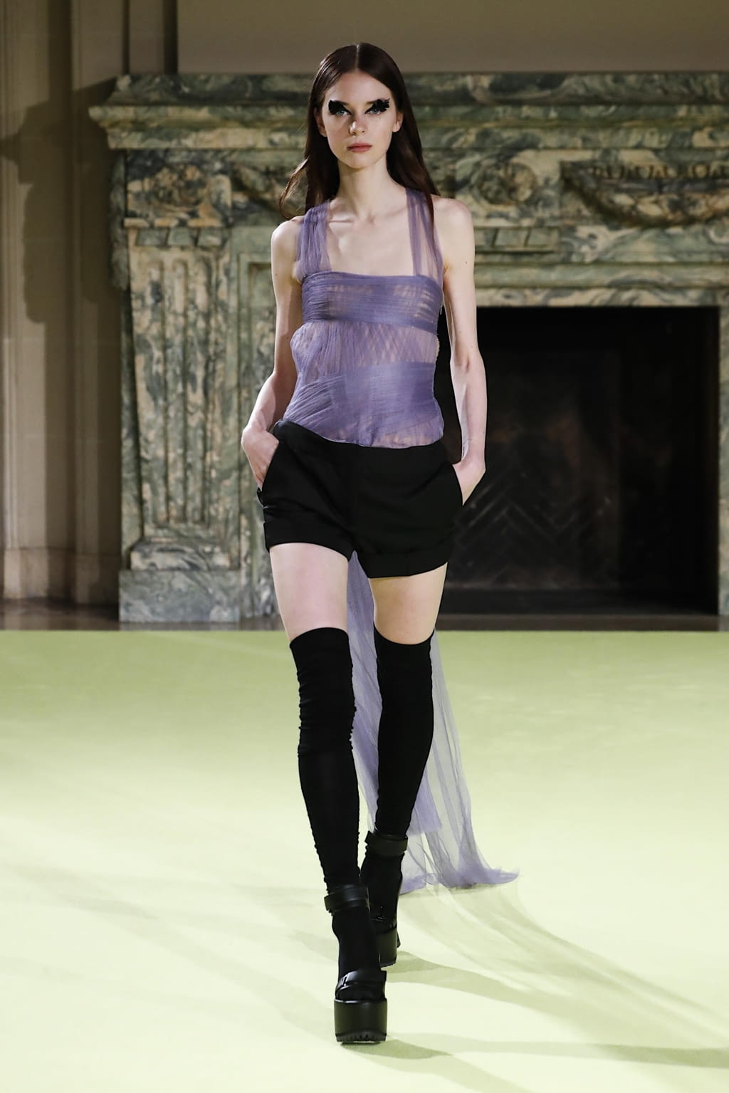 Fashion Week New York Fall/Winter 2020 look 11 from the Vera Wang collection womenswear