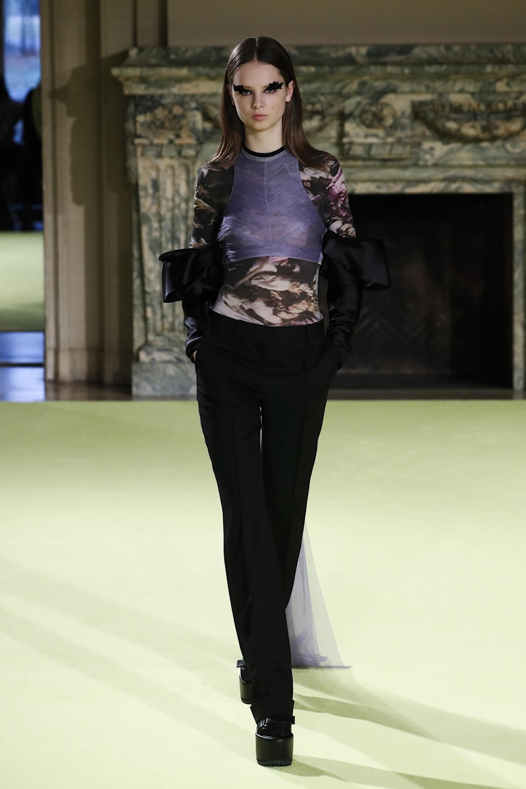 Fashion Week New York Fall/Winter 2020 look 12 from the Vera Wang collection womenswear