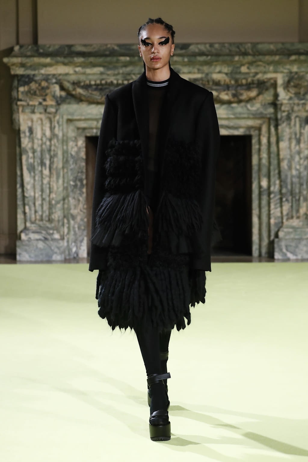 Fashion Week New York Fall/Winter 2020 look 17 from the Vera Wang collection 女装
