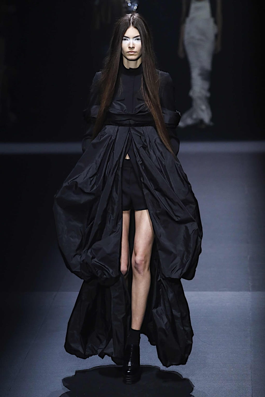 Fashion Week New York Spring/Summer 2020 look 31 from the Vera Wang collection womenswear