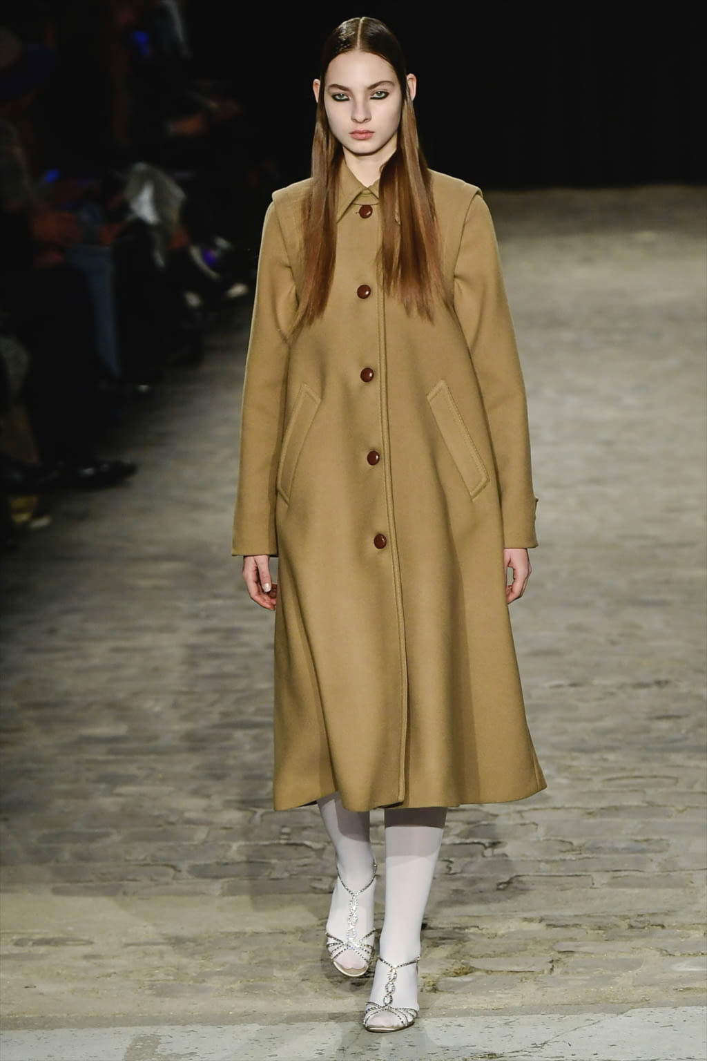 Fashion Week Paris Fall/Winter 2017 look 19 from the Véronique Branquinho collection womenswear