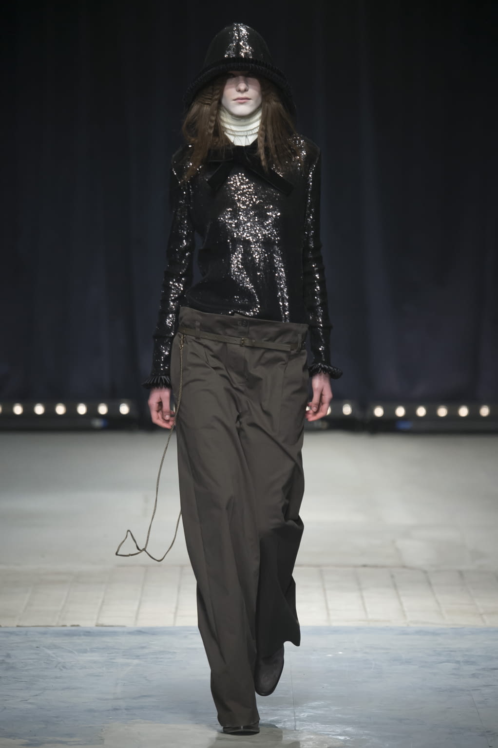 Fashion Week Paris Fall/Winter 2016 look 14 from the Véronique Branquinho collection 女装