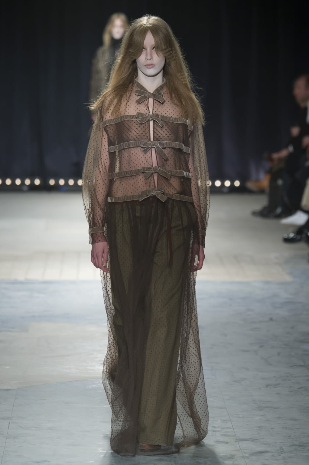 Fashion Week Paris Fall/Winter 2016 look 21 de la collection Véronique Branquinho womenswear