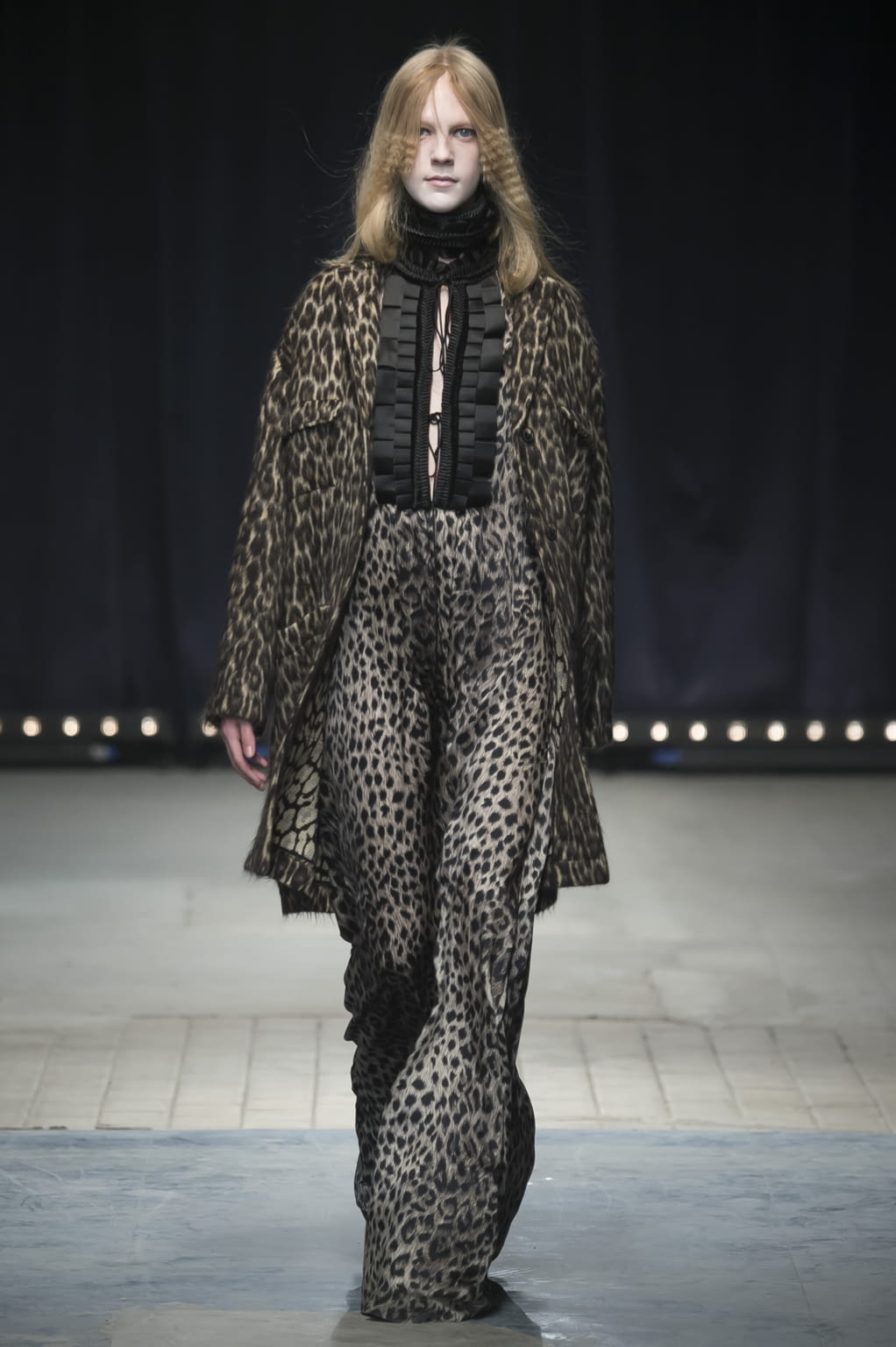 Fashion Week Paris Fall/Winter 2016 look 22 from the Véronique Branquinho collection 女装