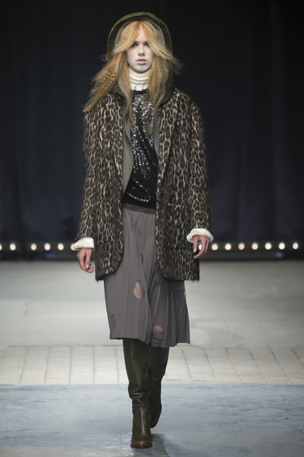 Fashion Week Paris Fall/Winter 2016 look 23 from the Véronique Branquinho collection womenswear