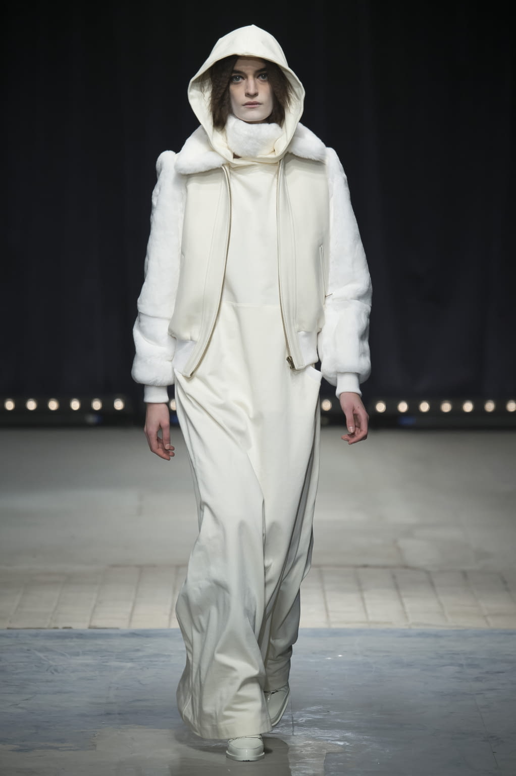 Fashion Week Paris Fall/Winter 2016 look 30 from the Véronique Branquinho collection 女装