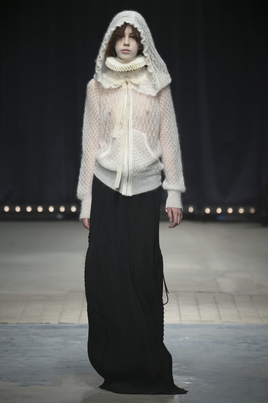 Fashion Week Paris Fall/Winter 2016 look 35 from the Véronique Branquinho collection 女装