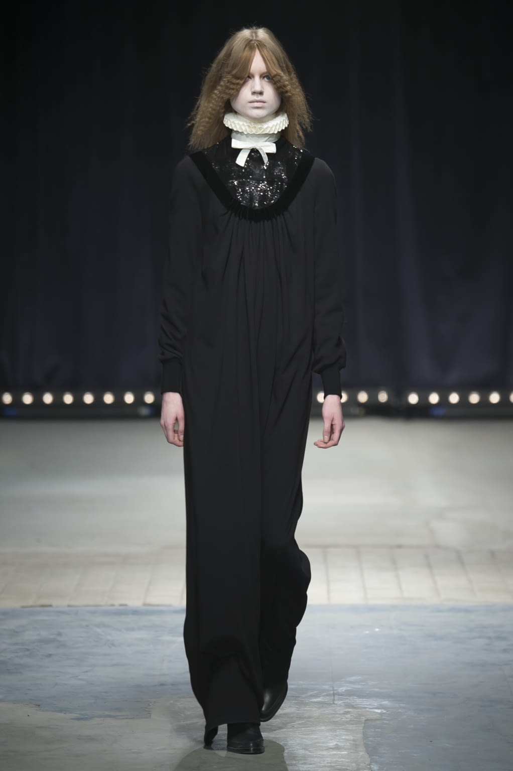 Fashion Week Paris Fall/Winter 2016 look 9 from the Véronique Branquinho collection 女装