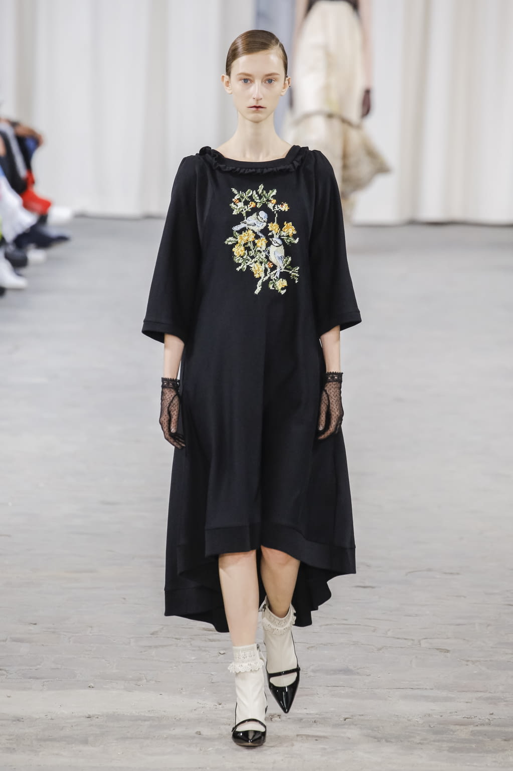 Fashion Week Paris Spring/Summer 2017 look 15 from the Véronique Branquinho collection womenswear