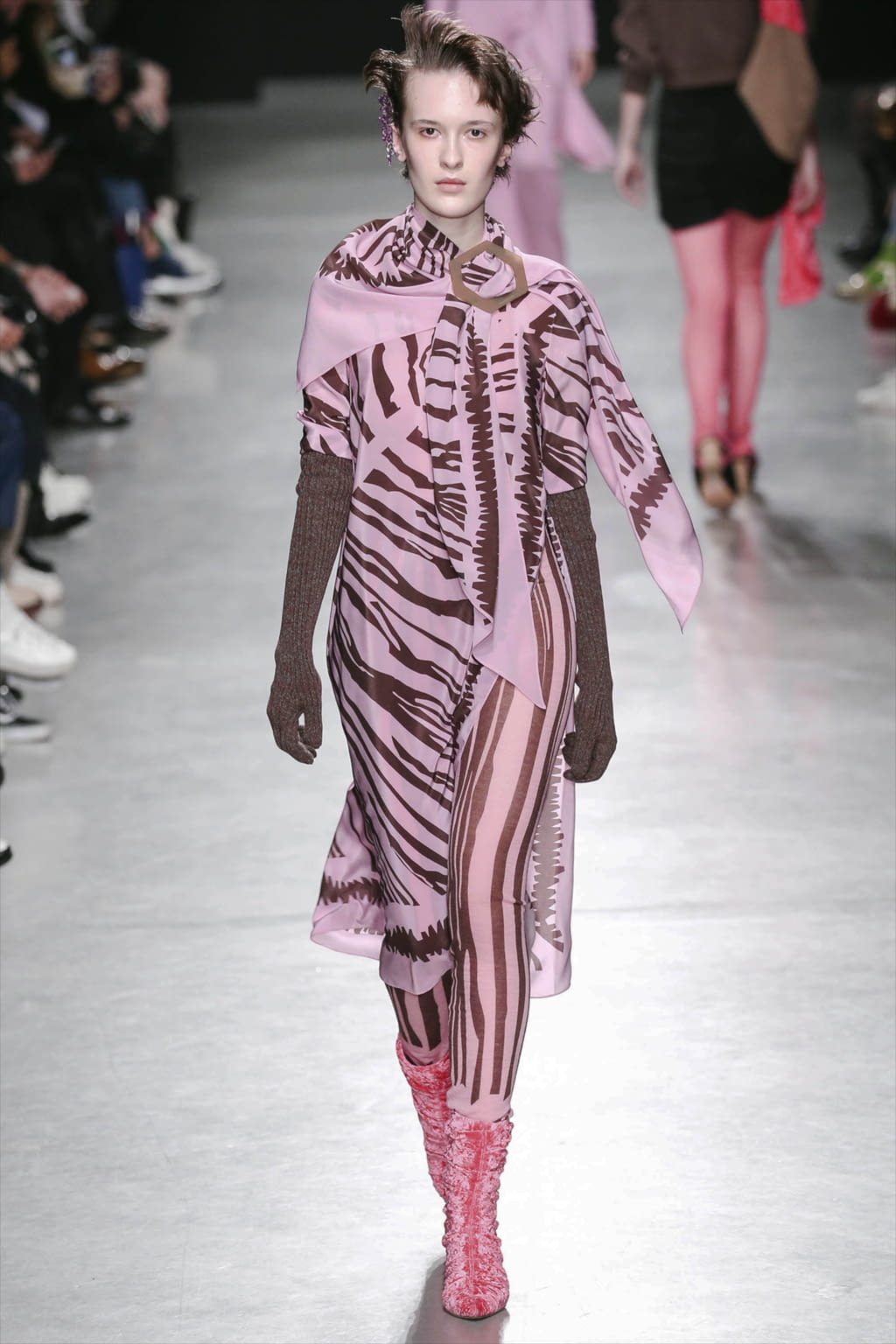 Fashion Week Paris Fall/Winter 2017 look 14 from the Veronique Leroy collection womenswear