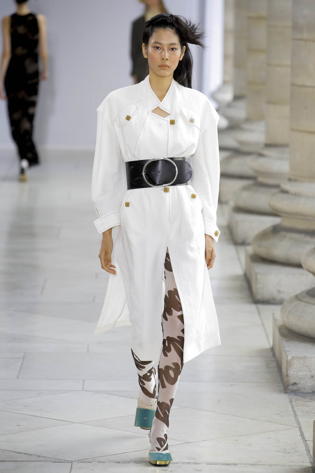 Fashion Week Paris Spring/Summer 2018 look 13 from the Veronique Leroy collection womenswear