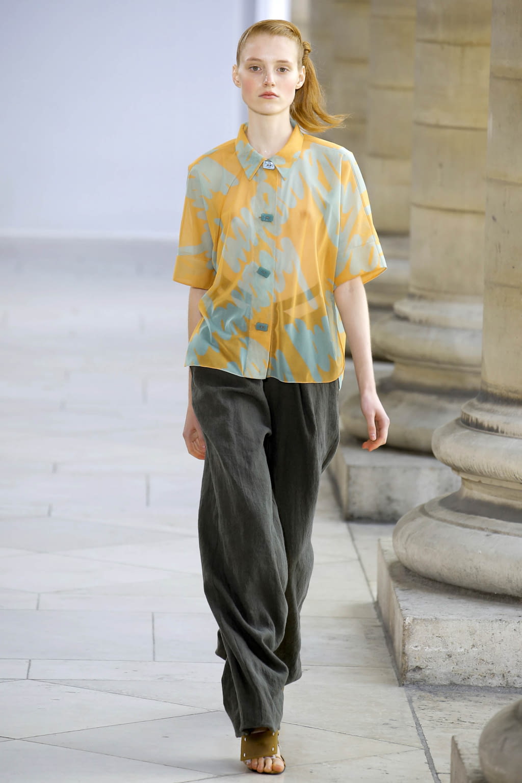 Fashion Week Paris Spring/Summer 2018 look 30 from the Veronique Leroy collection 女装