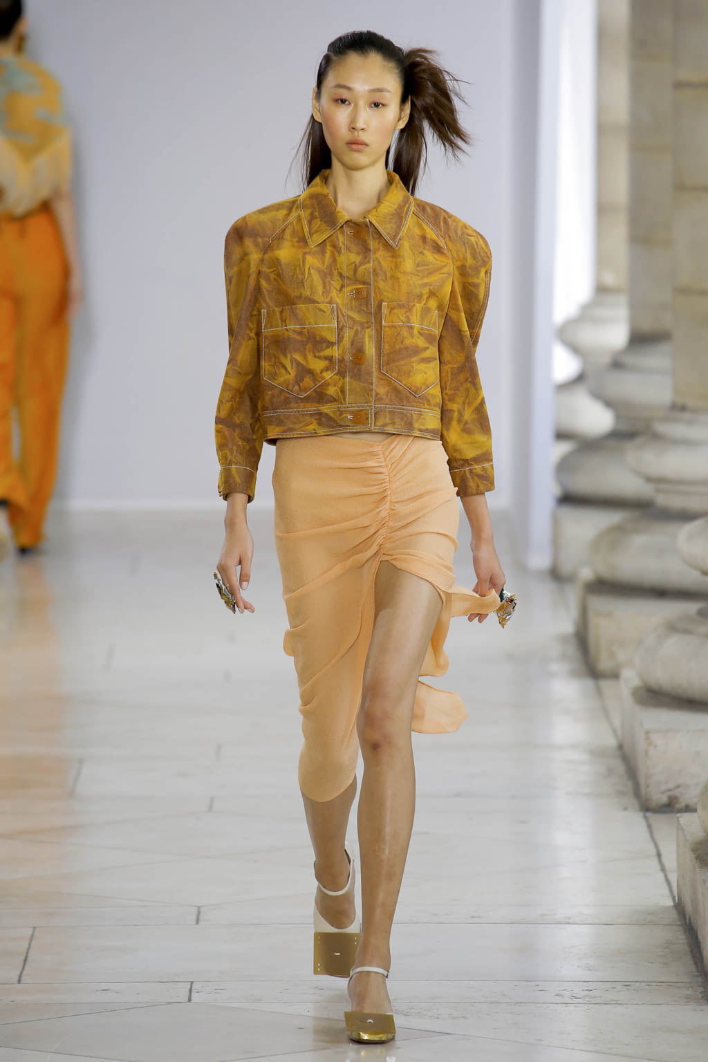 Fashion Week Paris Spring/Summer 2018 look 34 from the Veronique Leroy collection womenswear