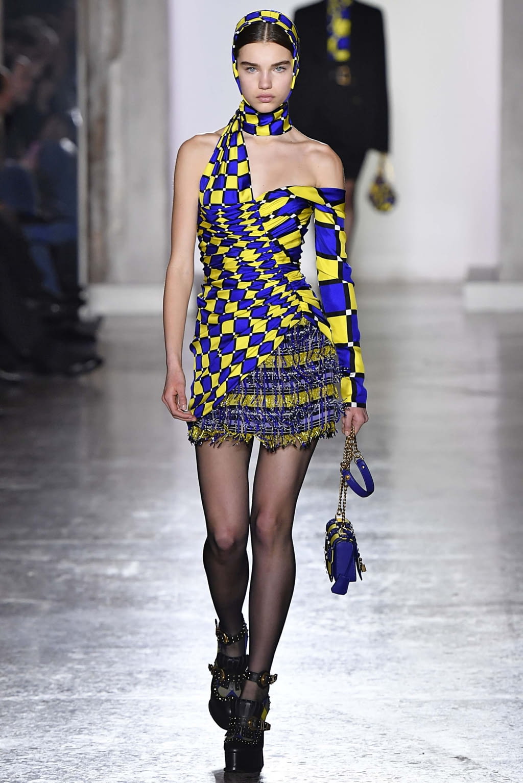 Fashion Week Milan Fall/Winter 2018 look 33 from the Versace collection 女装
